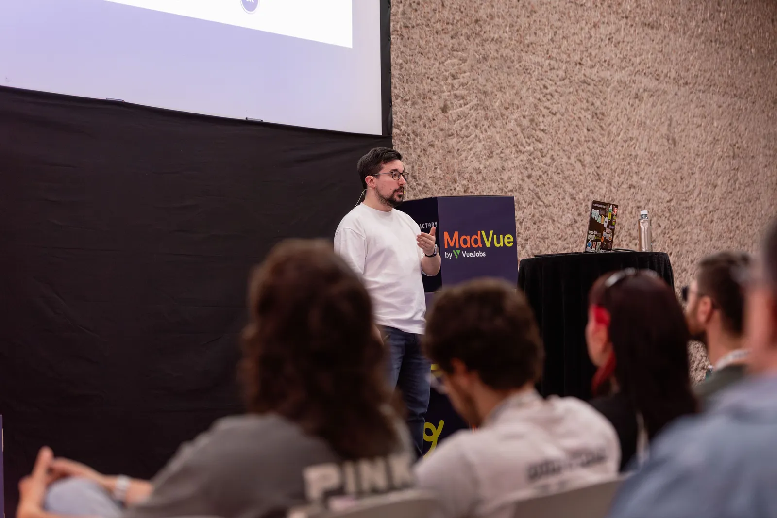 Superpositioned Vue Components with Module Federation